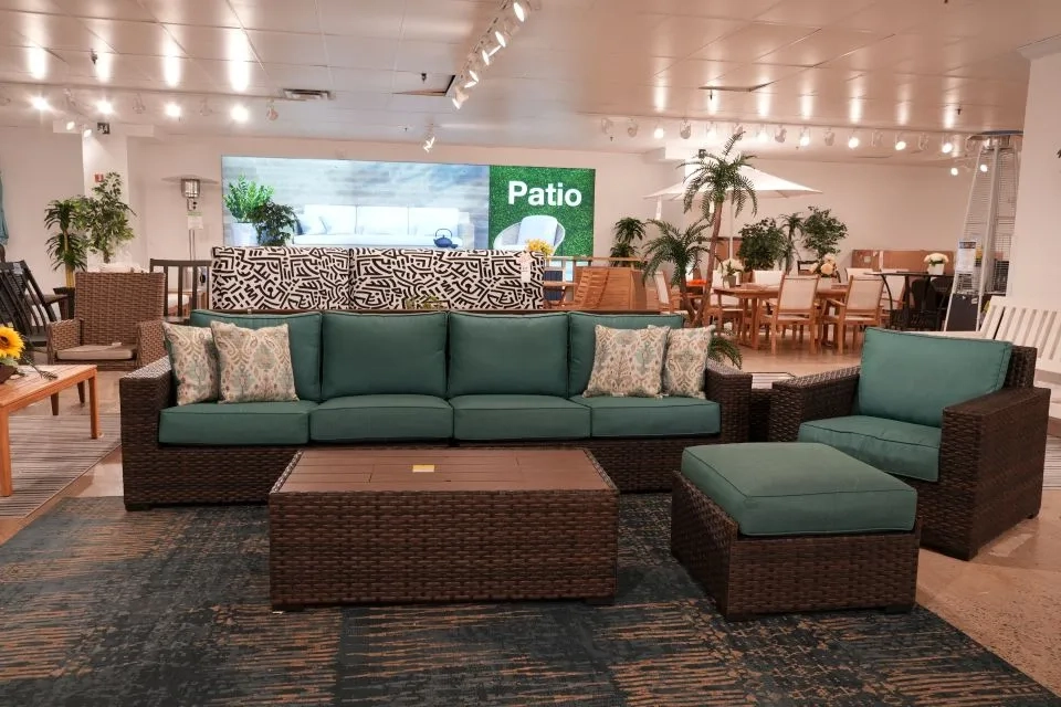 1-8 patio set.JPG