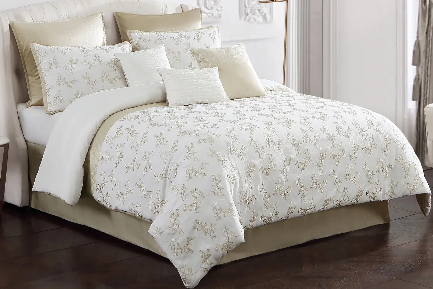 white flower comforter 