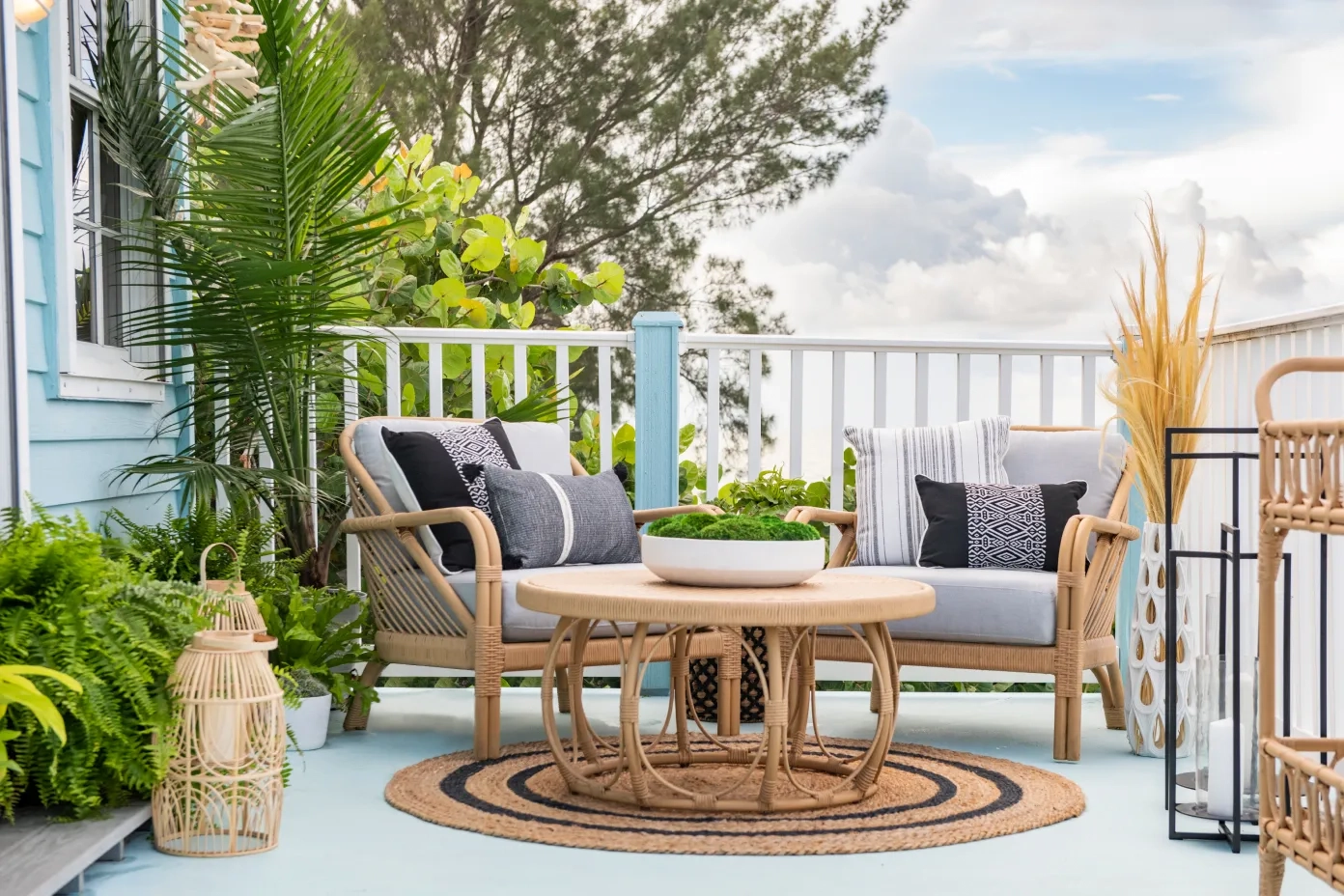 outdoor patio set with plants
