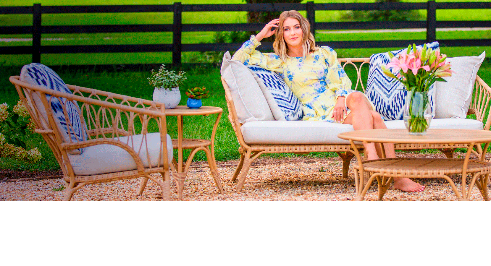 Julianne Page : Header banner