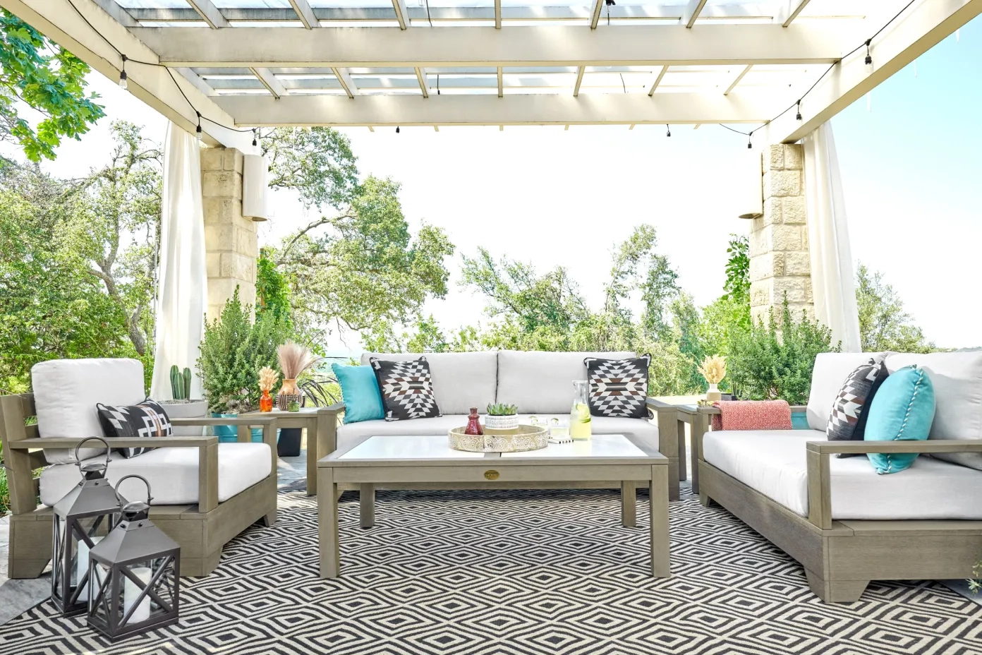 The Best Fabric For Outdoor Furniture