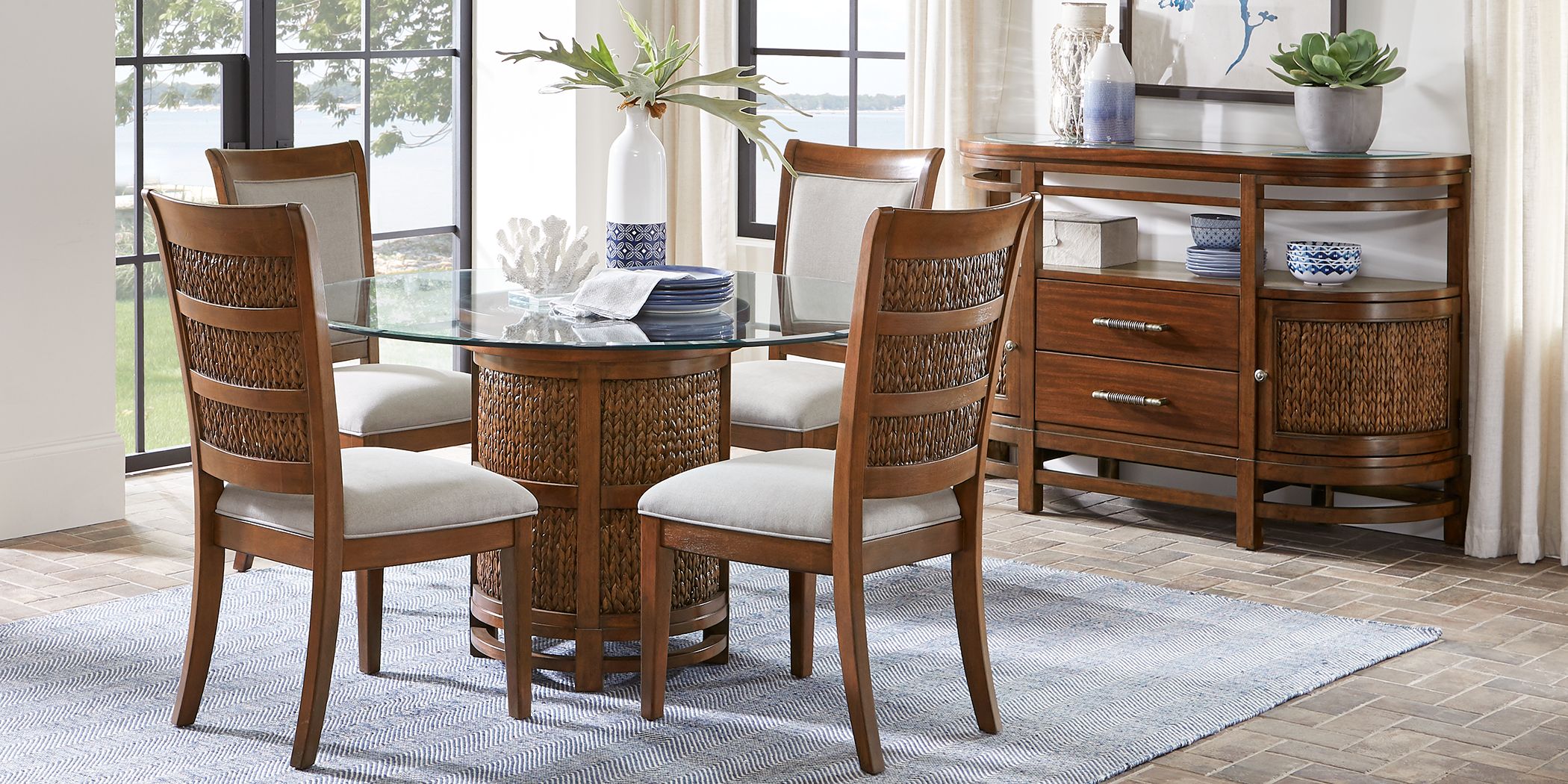 Cindy Crawford Home Golden Isles Brown 5 Pc Round Dining Room Rooms To Go
