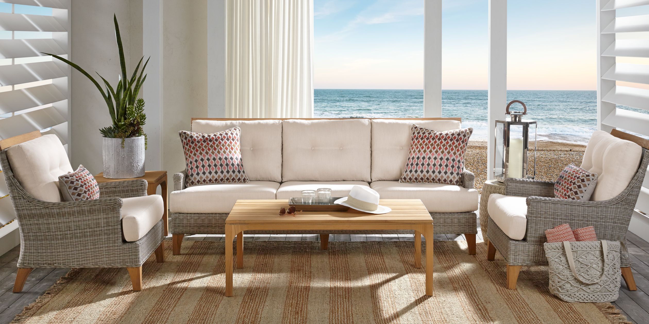 Cindy Crawford Home Hamptons Cove Gray 4 Pc Outdoor Seating Set with