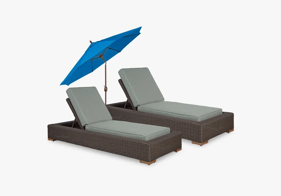 OUTDOOR CHAISE LOUNGES