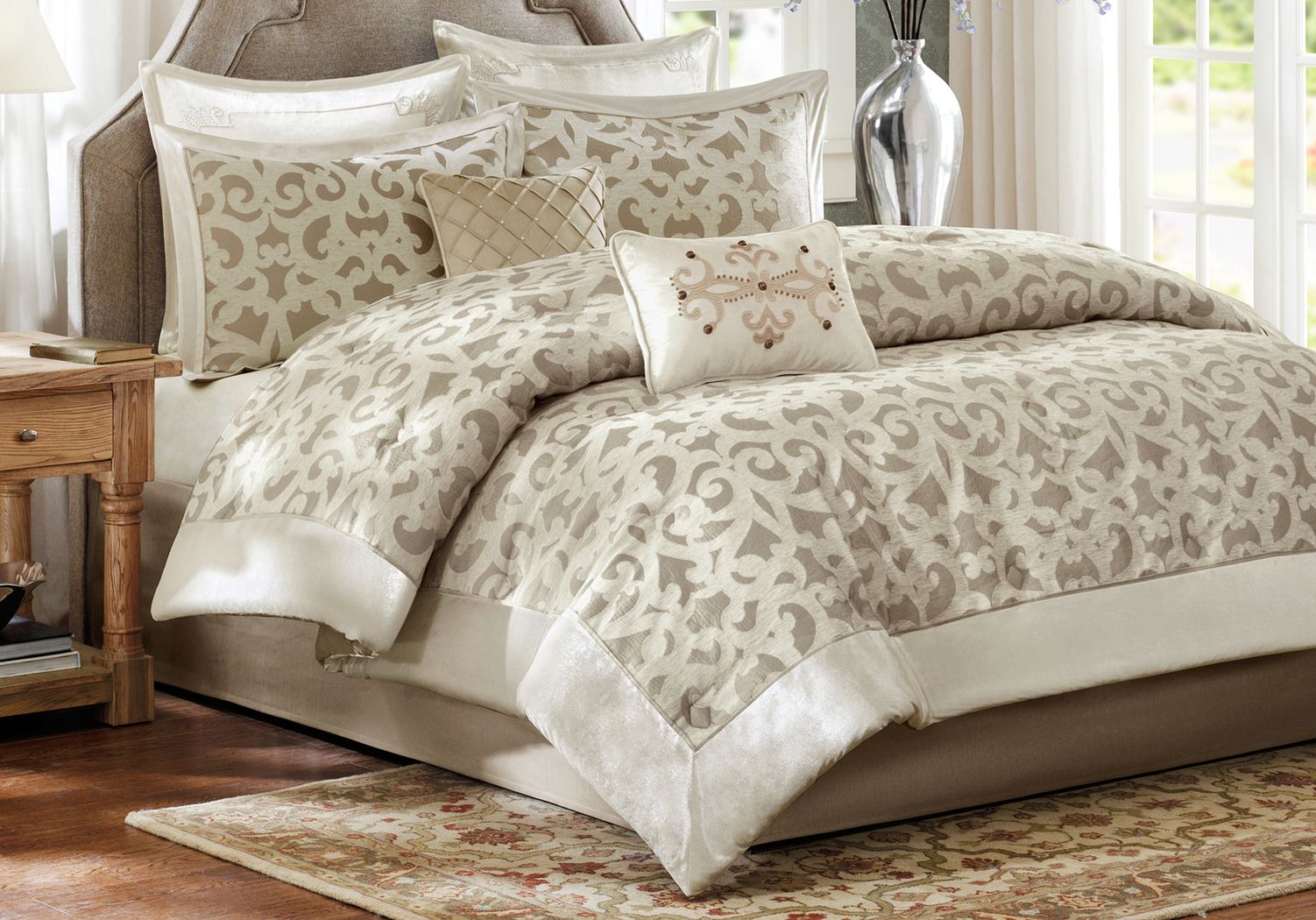 Kingsley Ivory 8 Pc King Comforter Set - Rooms To Go