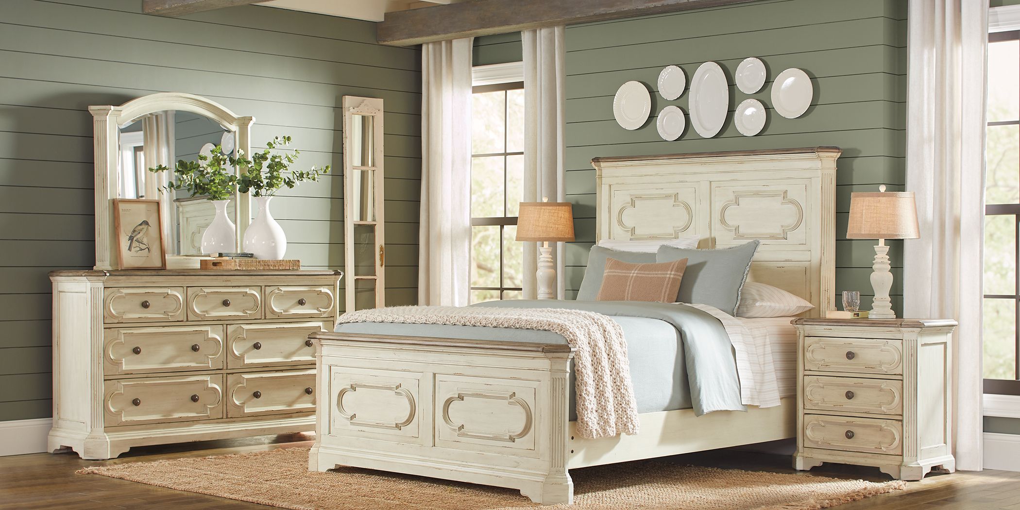 Featured image of post White And Gold Bedroom Furniture Set : Visit us online to buy cheap bedroom furniture sets and enjoy the luxurious modern lifestyle.
