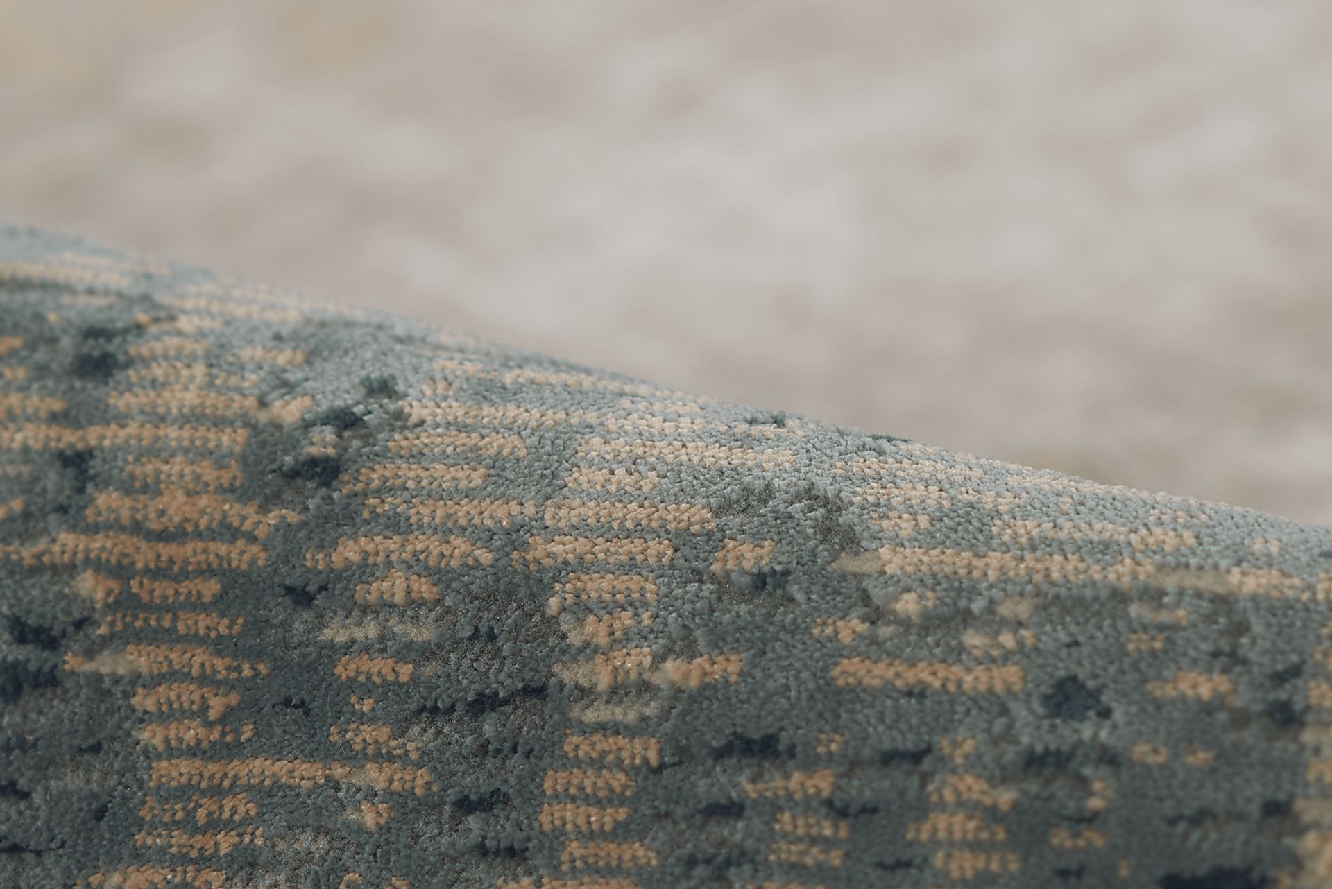 Adahn Blue 3'10 x 5'7 Rug - Image 4
