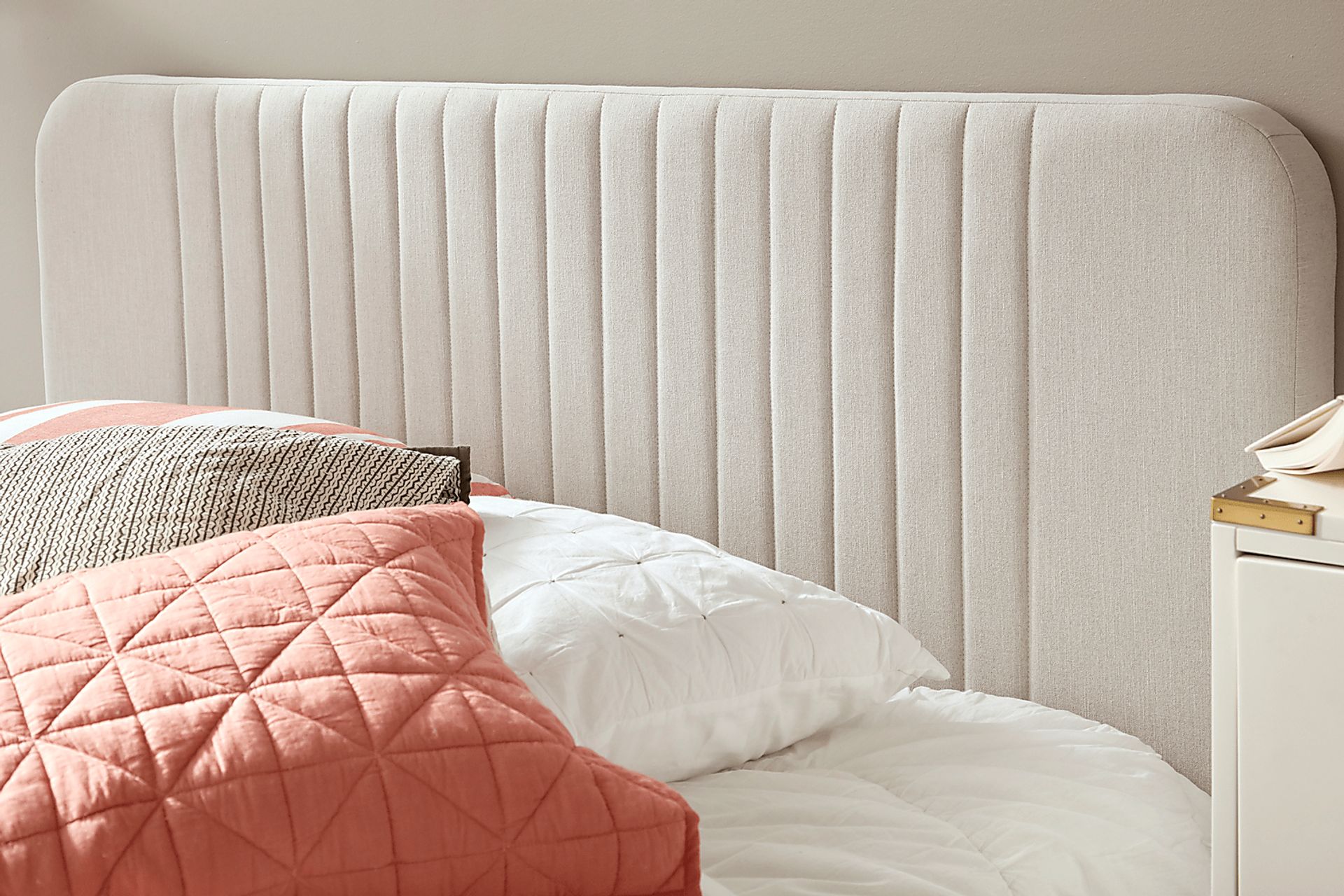 Addison Avenue Beige King Upholstered Bed - Image 5