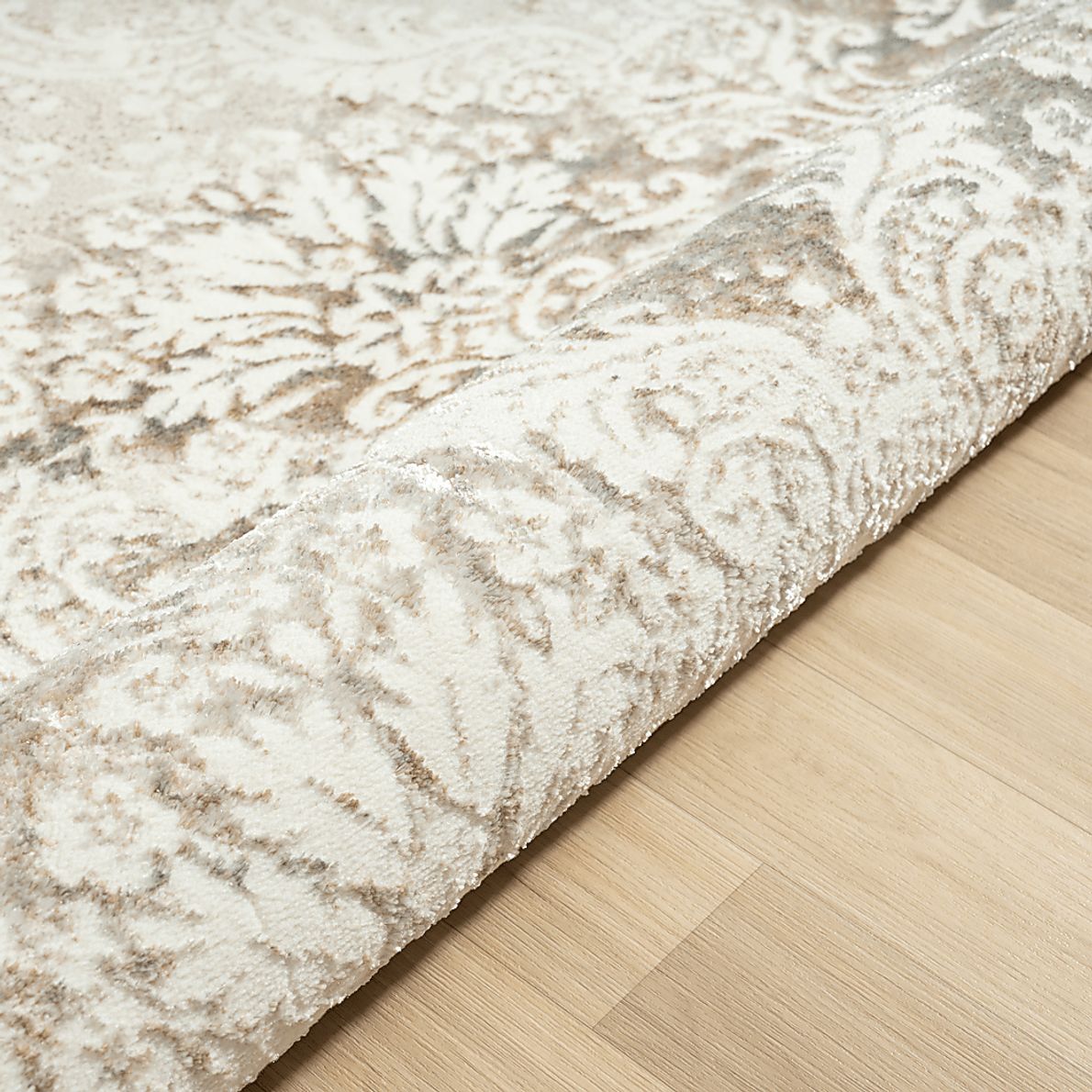 Adelaee Brown 5' x 7' Rug