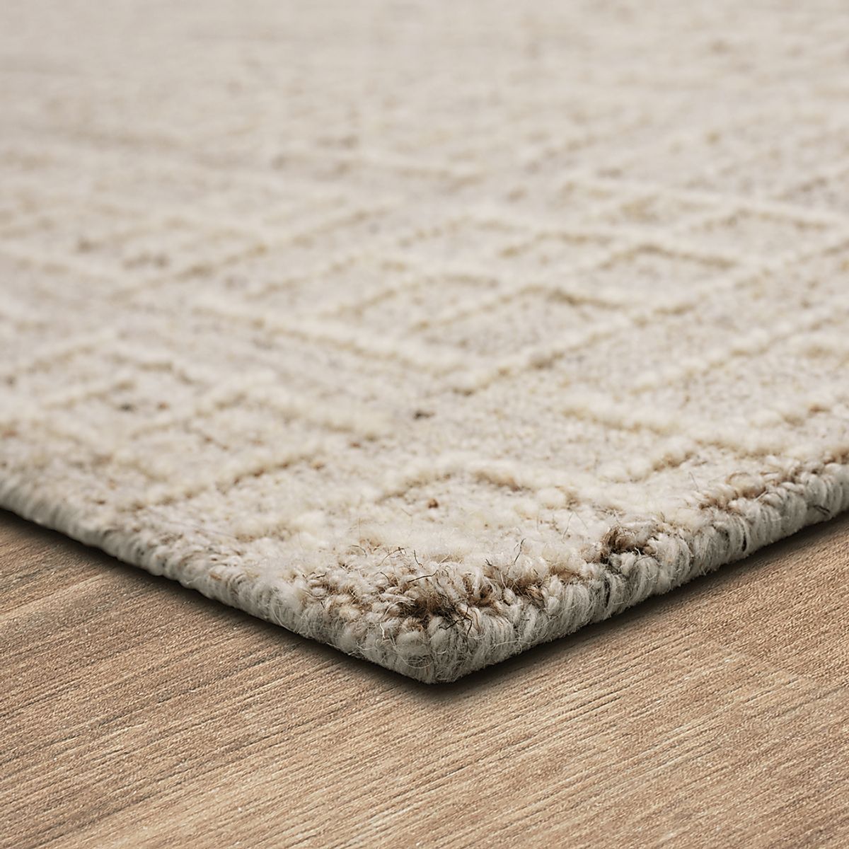 Adener Beige Rug | Rooms to Go