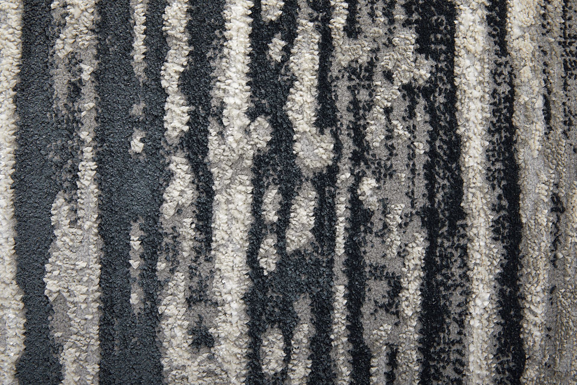 Aera Black 5' x 8' Rug - Image 9