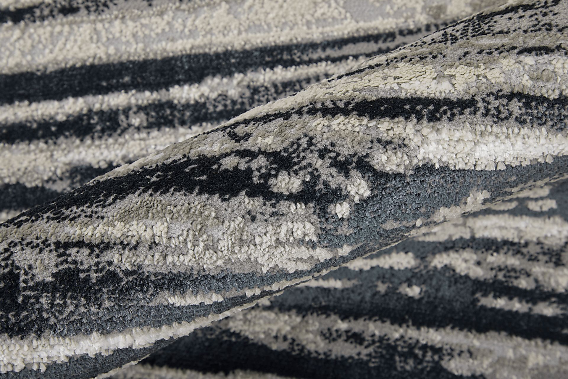 Aera Black 6'7 x 9'6 Rug - Image 7