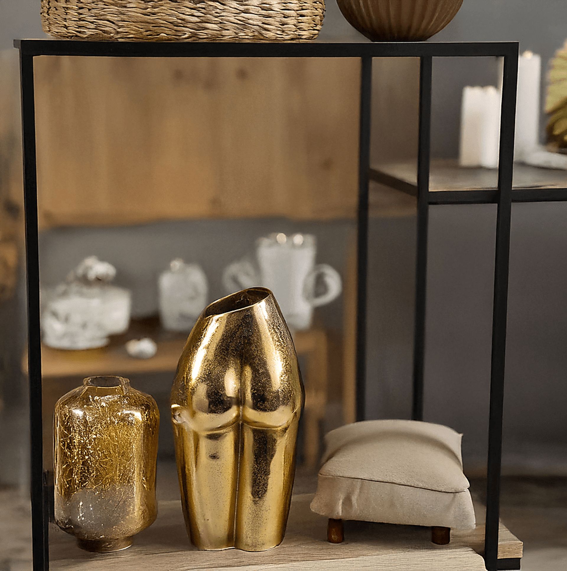 Agak Gold Large Vase - Image 2