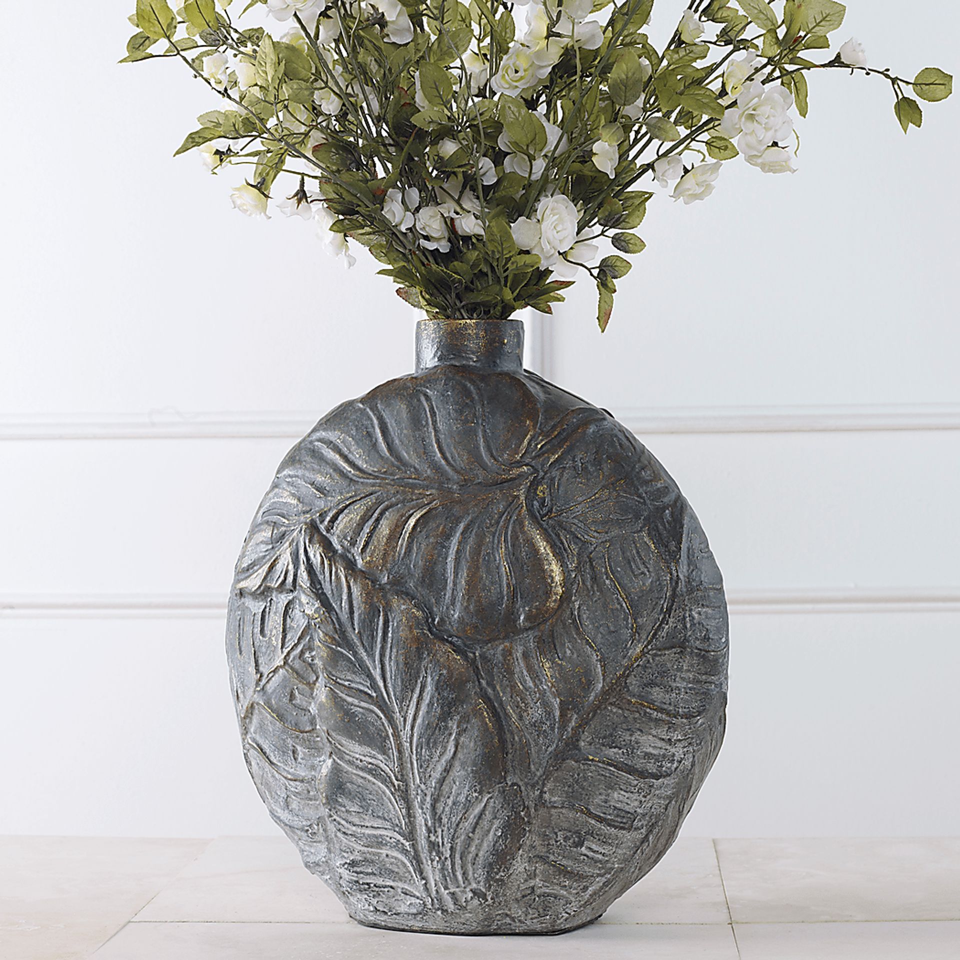 Akker Bronze Vase - Image 3