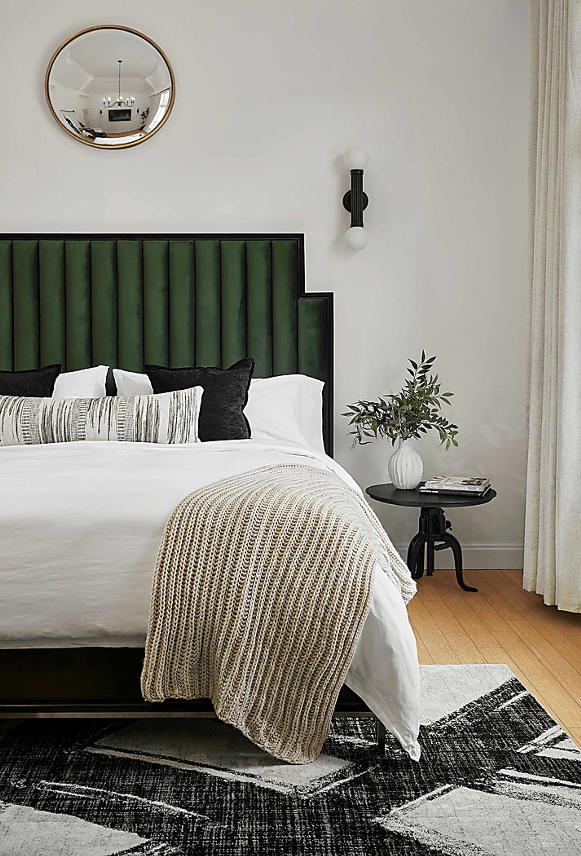 Aksel Off-White 3'11 x 5'7 Rug - Image 2