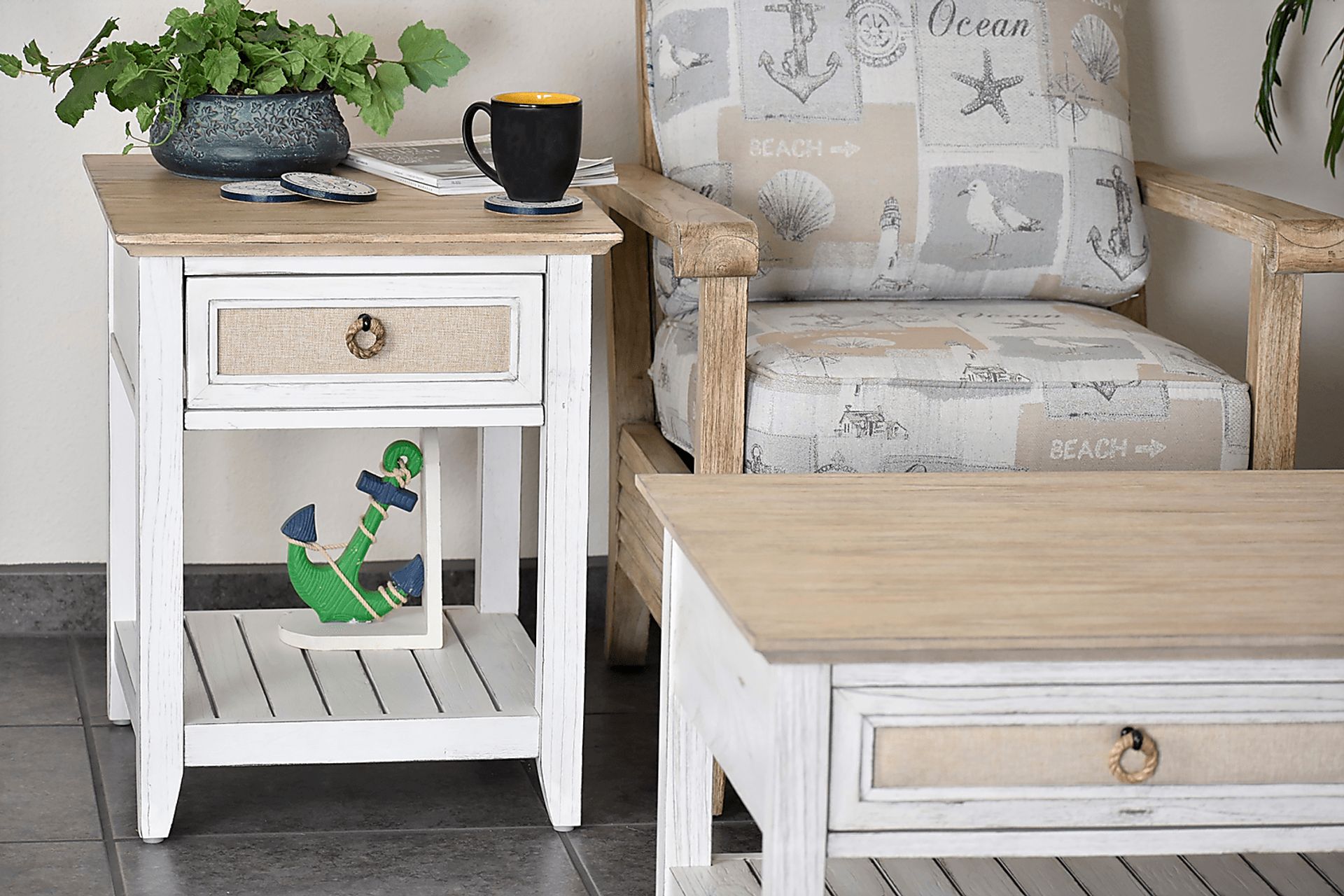 Akuhe White End Table - Image 2