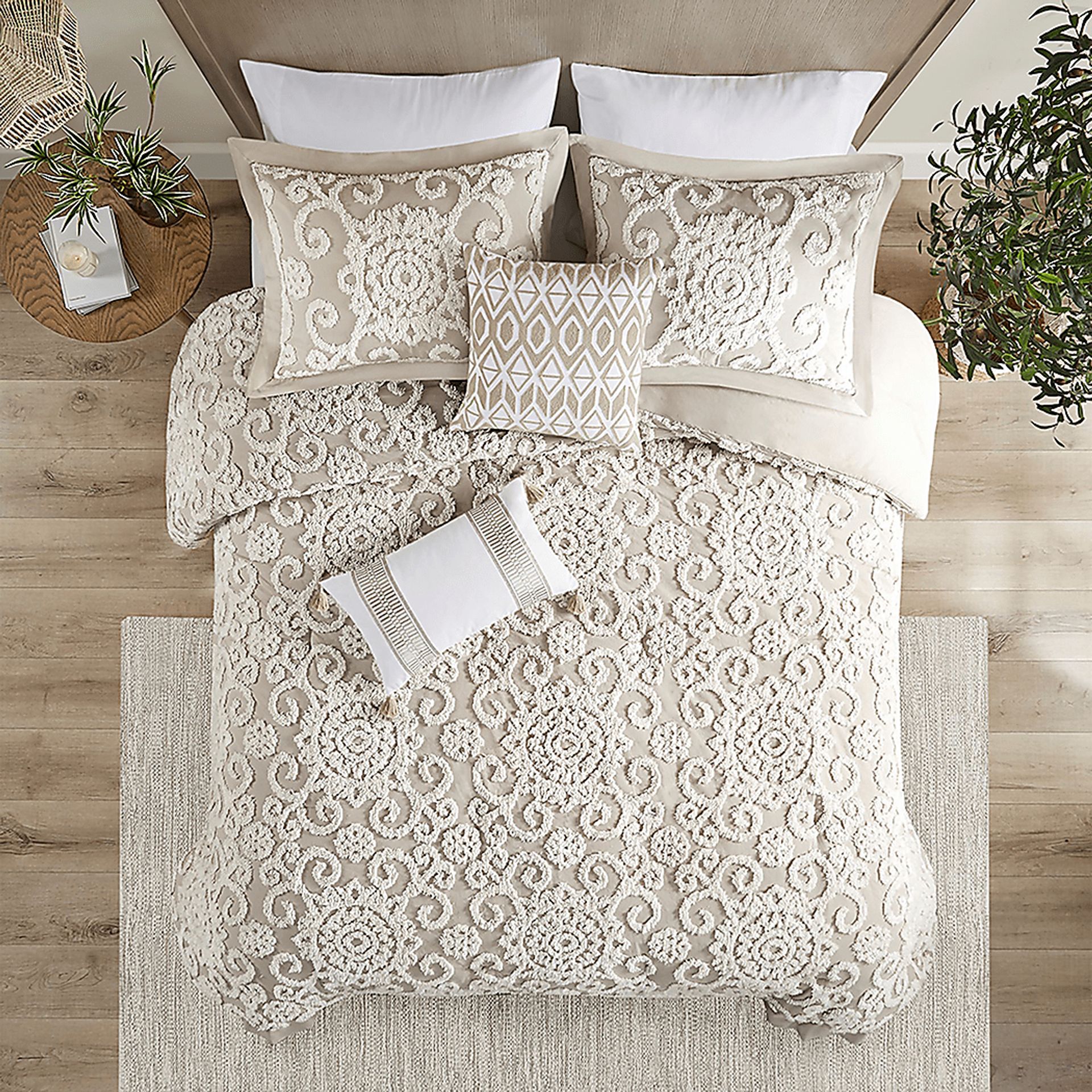 Alaegha Beige 3 pc King Comforter Set - Image 4
