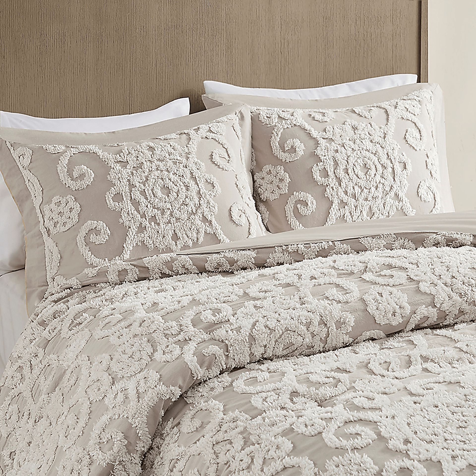 Alaegha Beige 3 pc King Comforter Set - Image 7