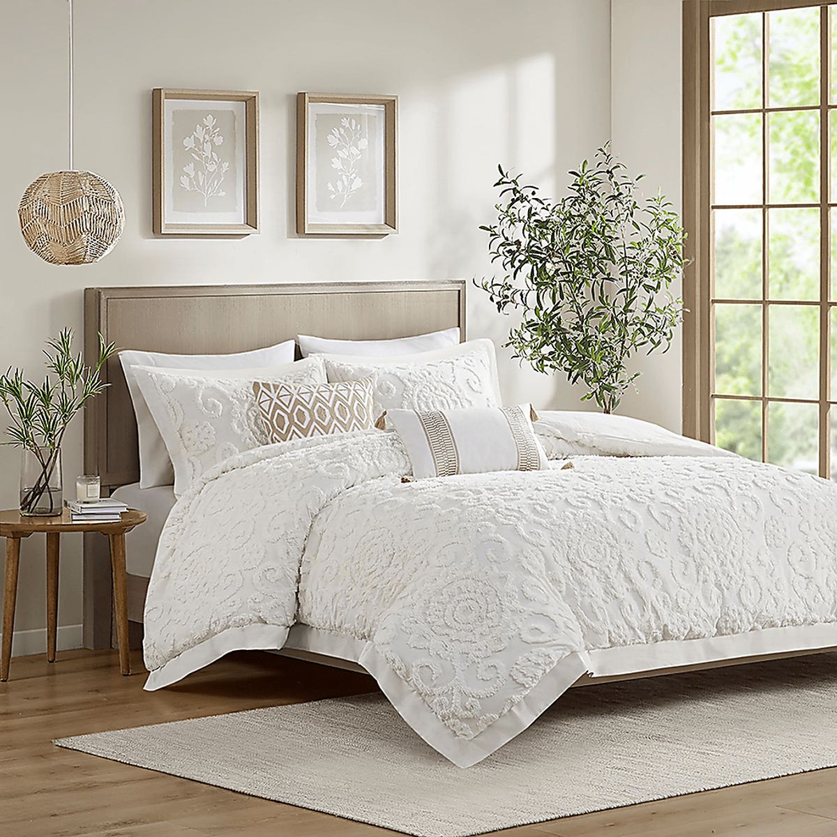 Alaegha Ivory Beige 3 Pc King Comforter Set | Rooms To Go