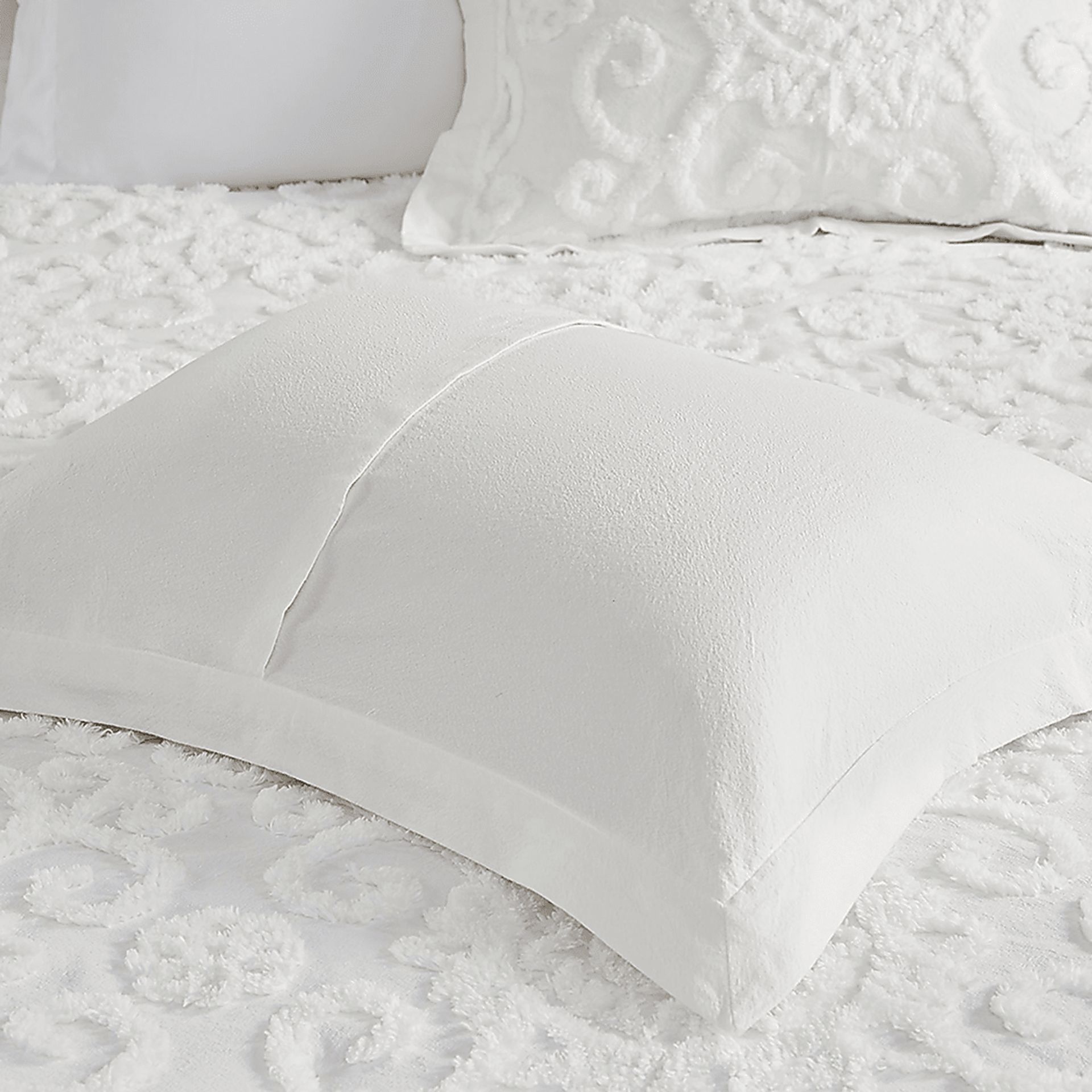 Alaegha Ivory 3 pc King Comforter Set - Image 5