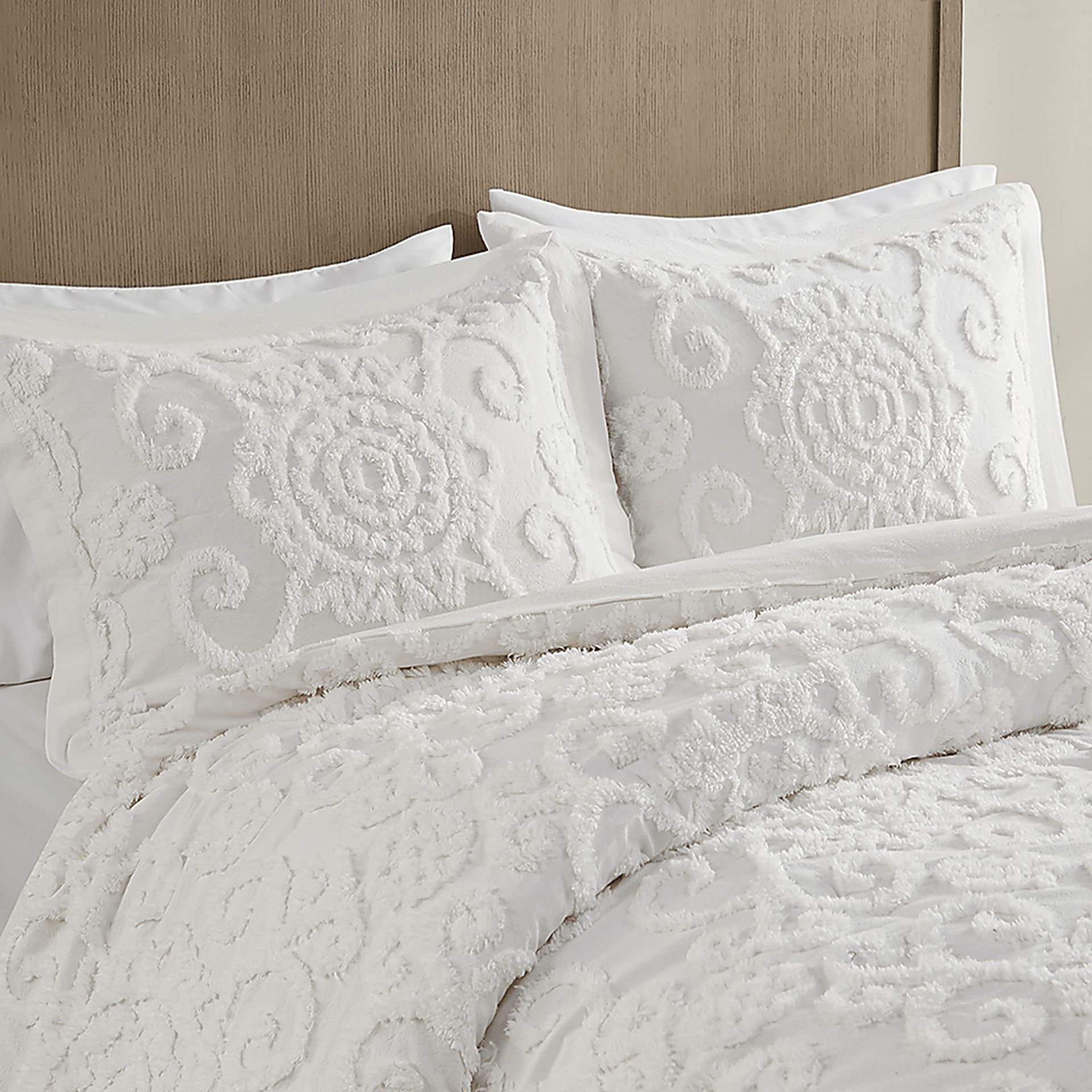 Alaegha Ivory 3 pc King Comforter Set - Image 6