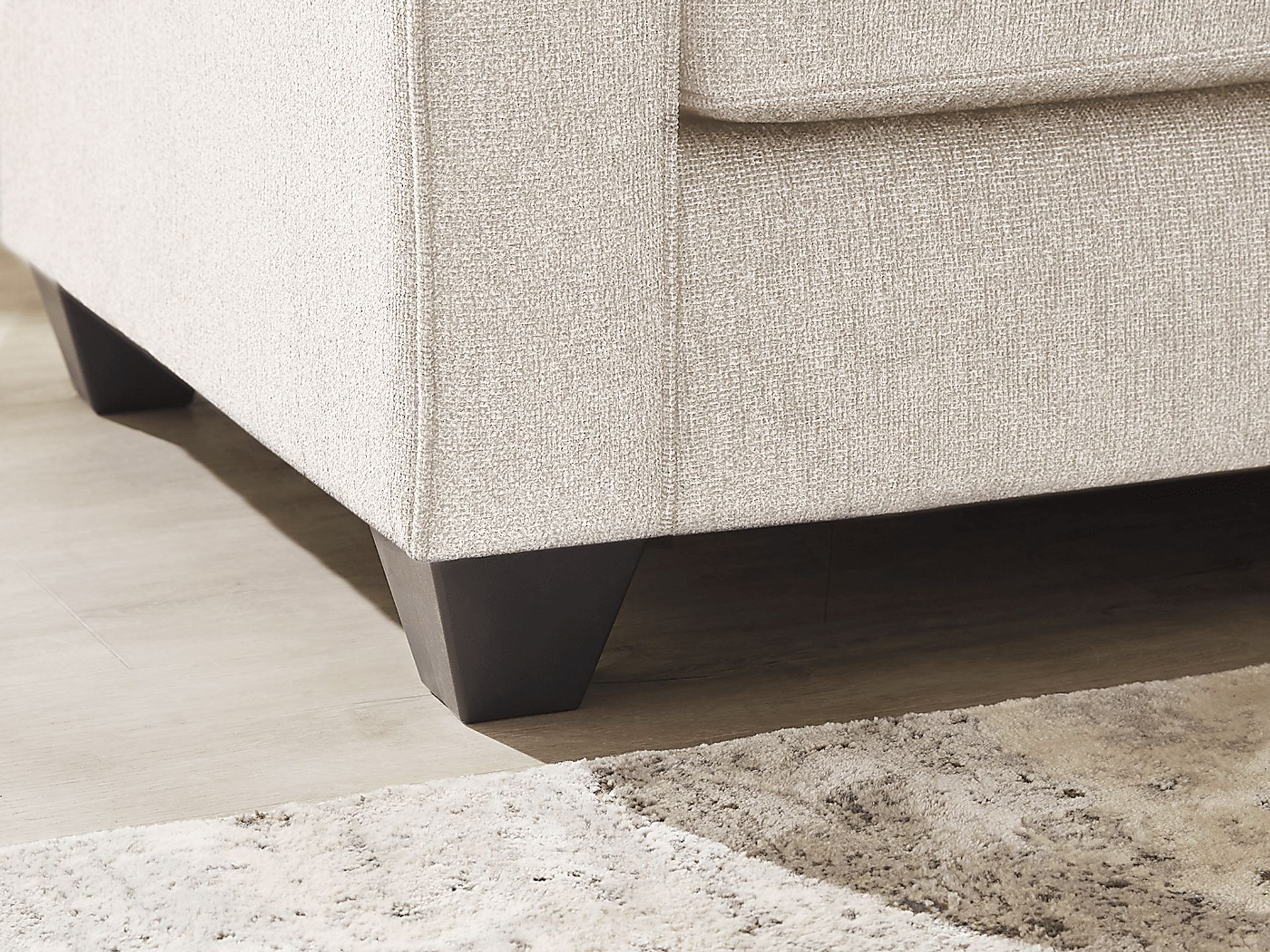 Alanis Bay White Loveseat - Image 4