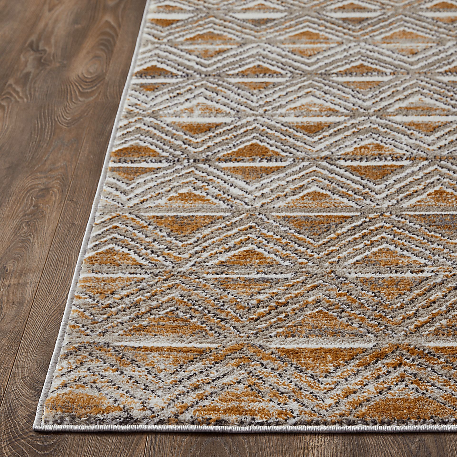 Alemza Beige 5'3 x 7'3 Area Rug - Image 3