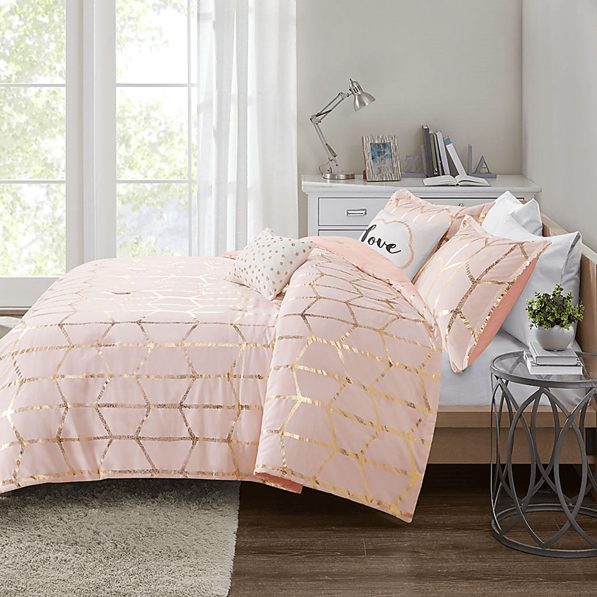 Ales Blush King Comforter Set - Image 4