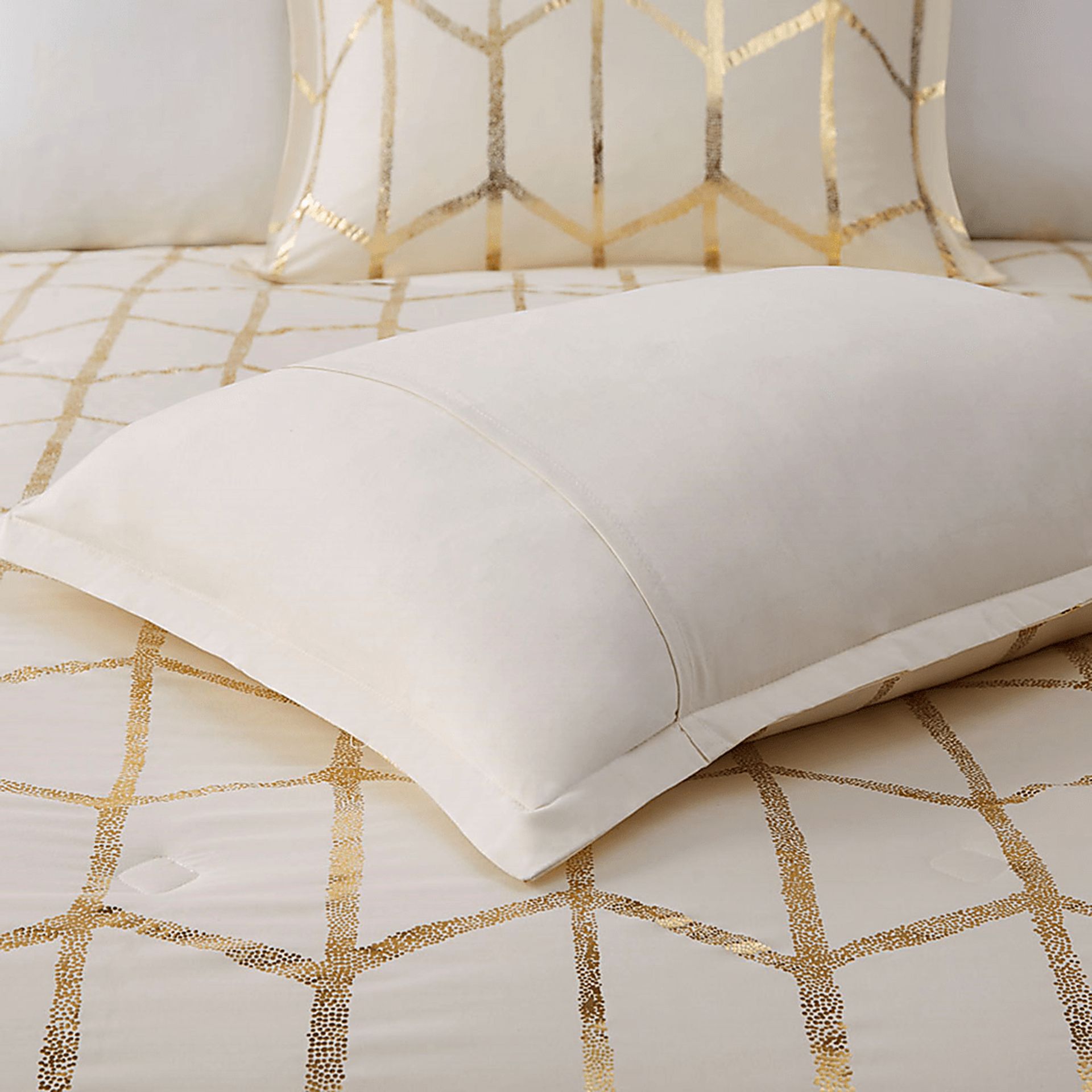 Alesi Gold King Comforter Set - Image 3