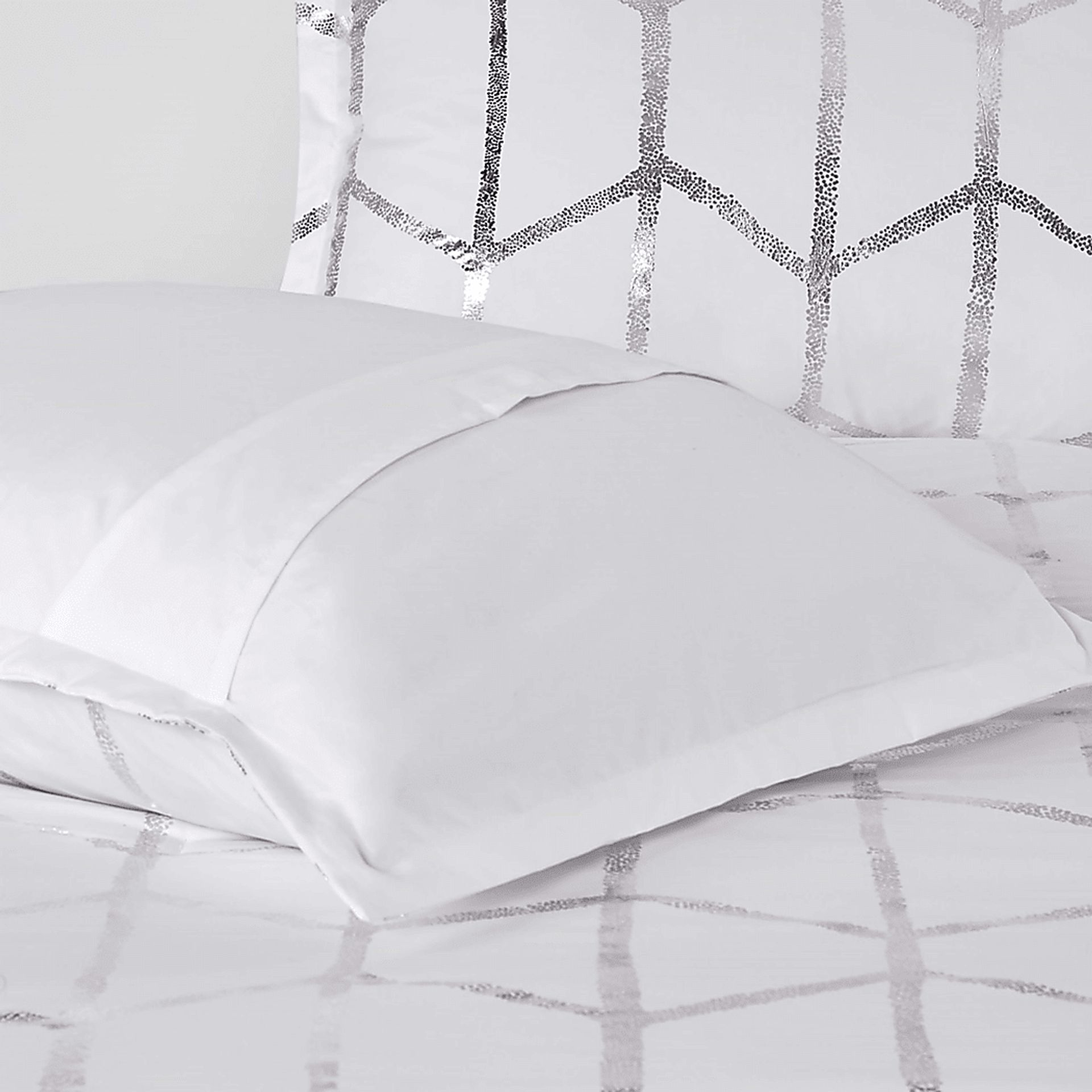 Alesi Silver King Comforter Set - Image 7