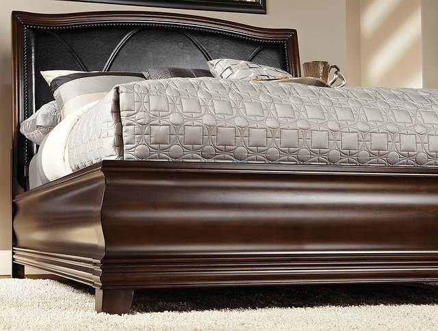 Alexi Cherry 5 Pc Queen Panel Bedroom with Chocolate Inset - Thumbnail - Image 4