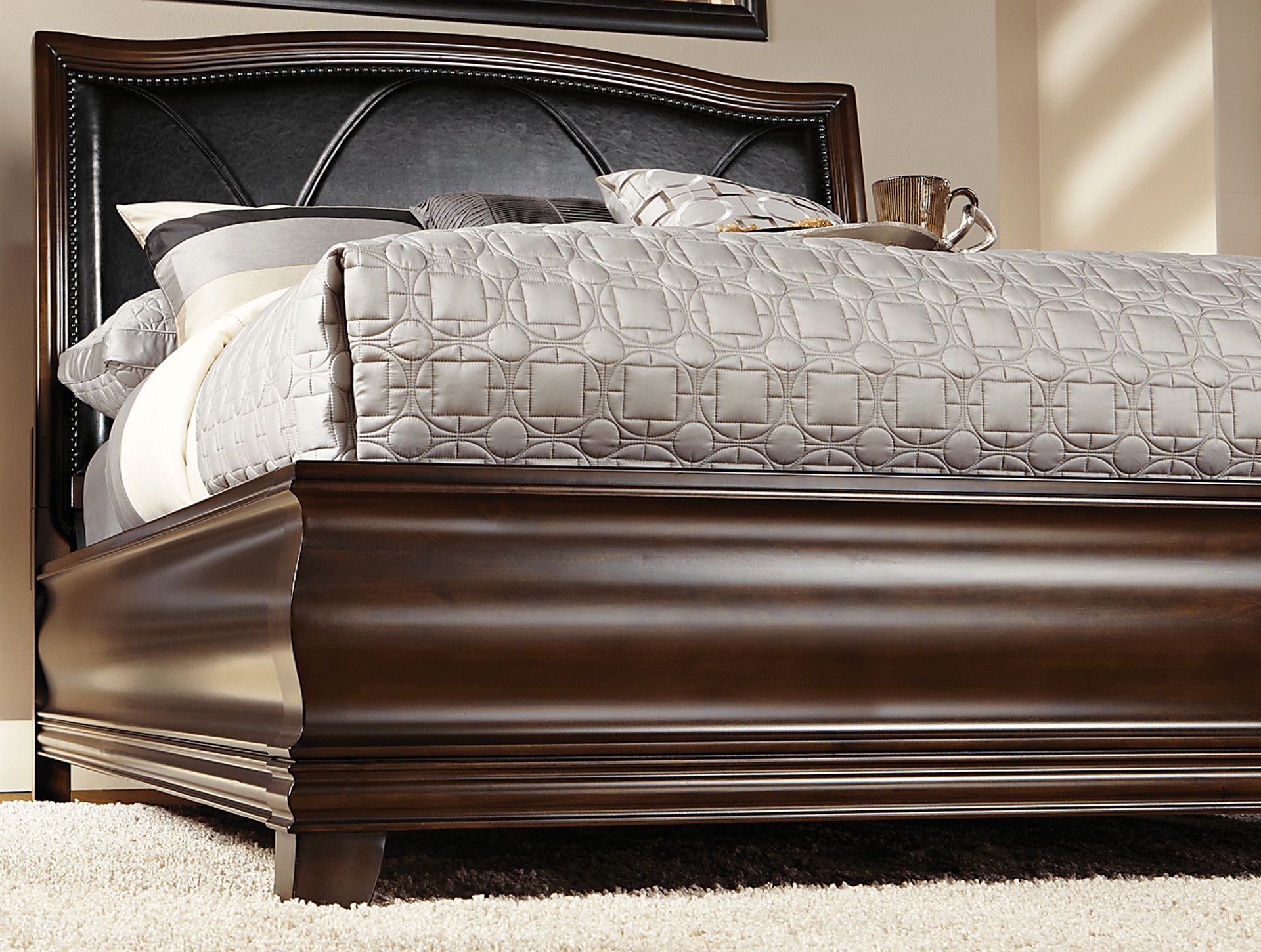 Alexi Cherry 5 Pc Queen Panel Bedroom with Chocolate Inset - Image 4