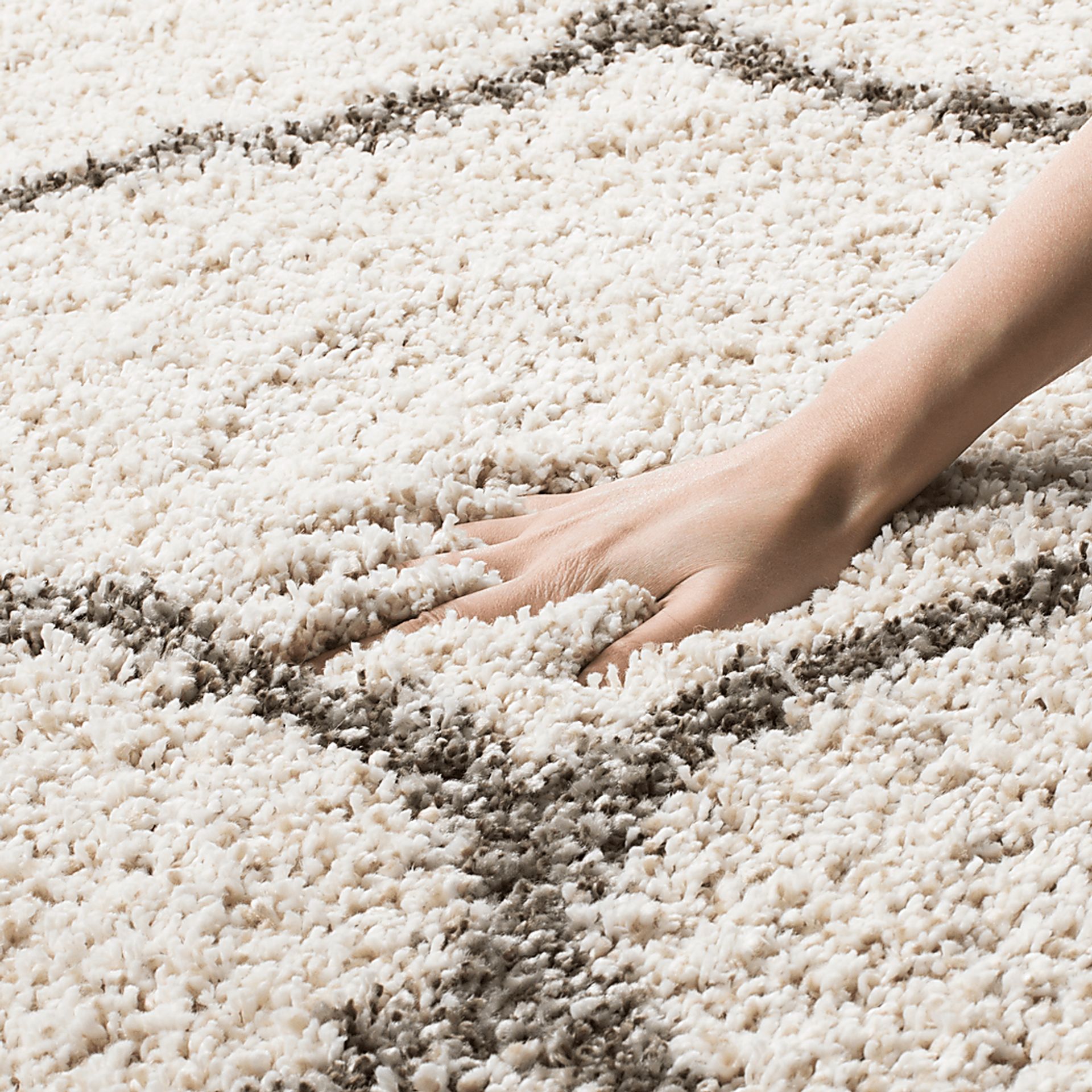Alicia Ivory 6' x 9' Rug - Image 2