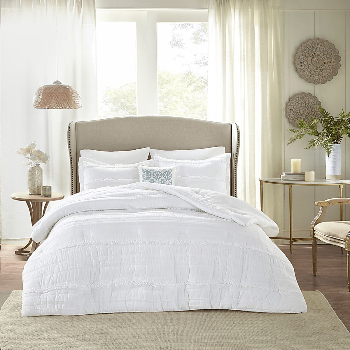 Allinda White 5 Pc California King Comforter Set | Rooms to Go