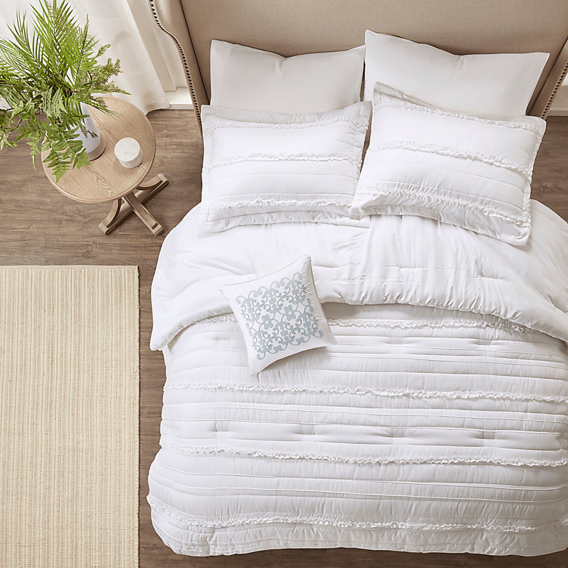 Allinda White 5 Pc Queen Comforter Set - Image 3