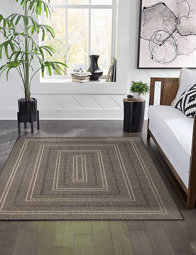 Almoris Black 5'3 x 7'3 Indoor/Outdoor Rug - Thumbnail - Image 3