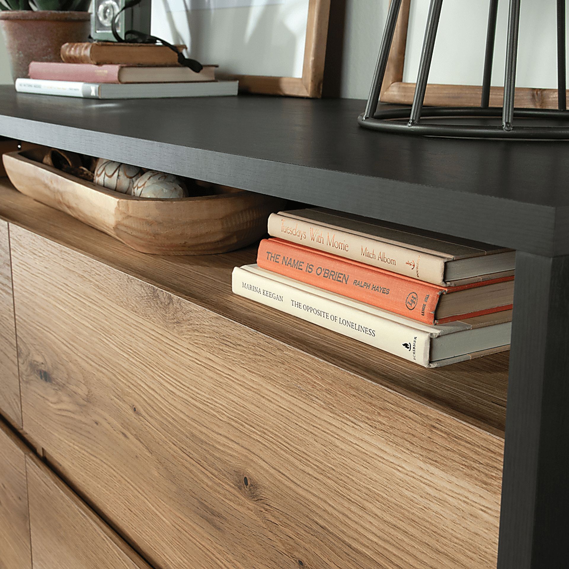 Almosa Black Dresser - Image 3