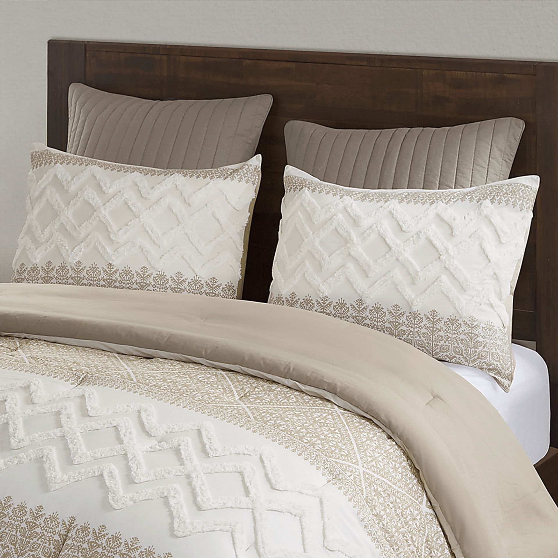 Alren Beige King/Cal 3 pc Comforter Set - Image 11