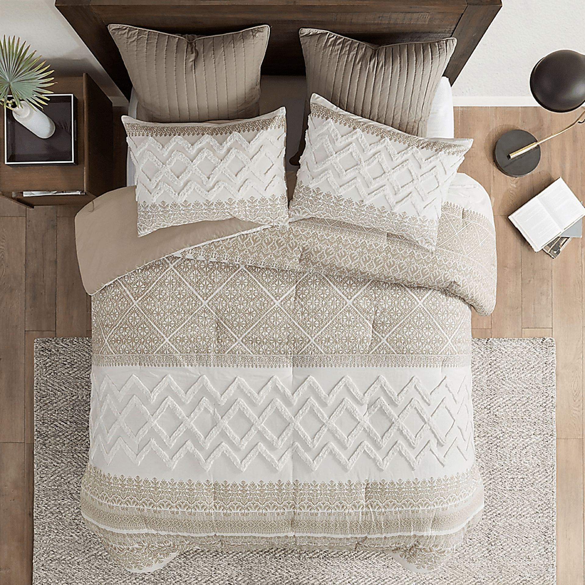 Alren Beige King/Cal 3 pc Comforter Set - Image 4