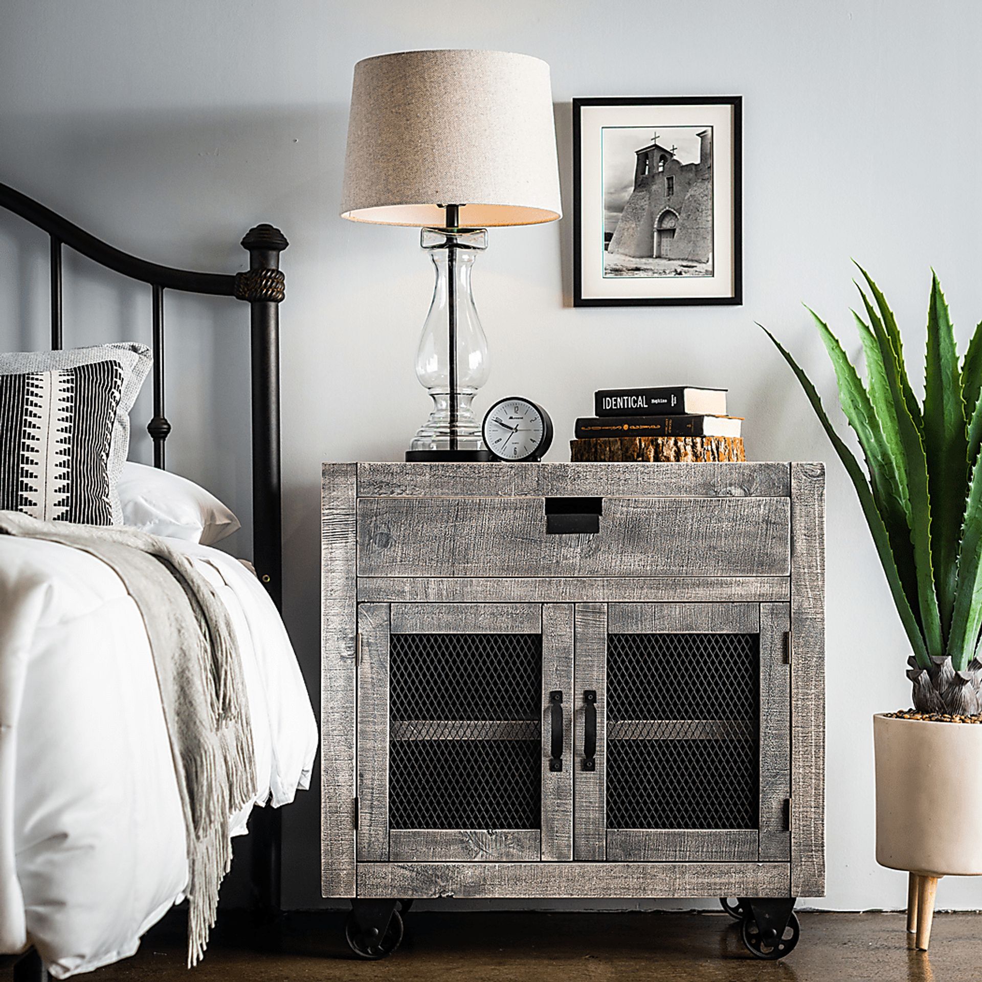 Alvamar Gray Accent Cabinet - Image 7