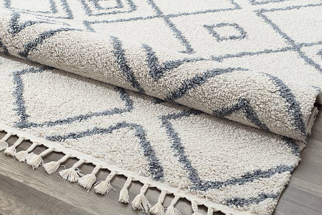 CosmoLiving By Cosmopolitan Alwina White 8' x 10' Rug - Thumbnail - Image 2