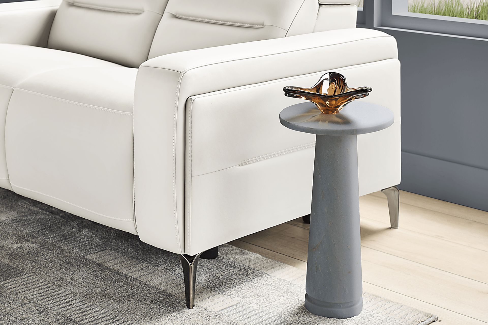 Amalfi White Leather 9 Pc Living Room with Dual Power Reclining Sofa - Image 12