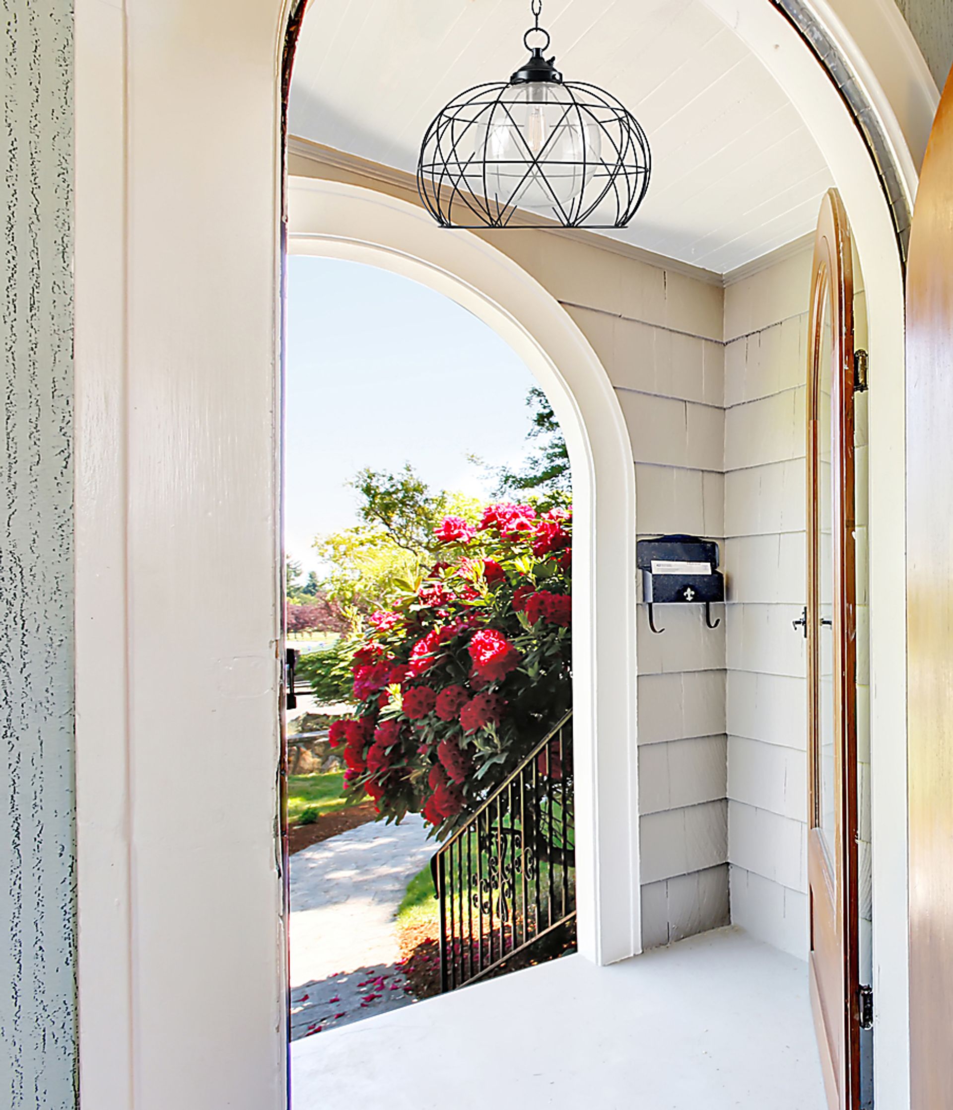 Amapola Black Outdoor Chandelier - Image 2