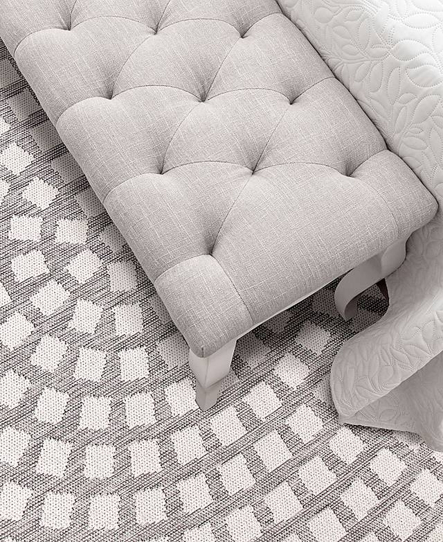 Amenia Gray 5'3 x 7'6 Rug - Thumbnail - Image 3