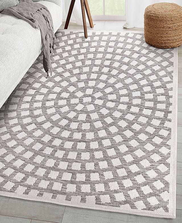 Amenia Gray 5'3 x 7'6 Rug - Thumbnail - Image 7