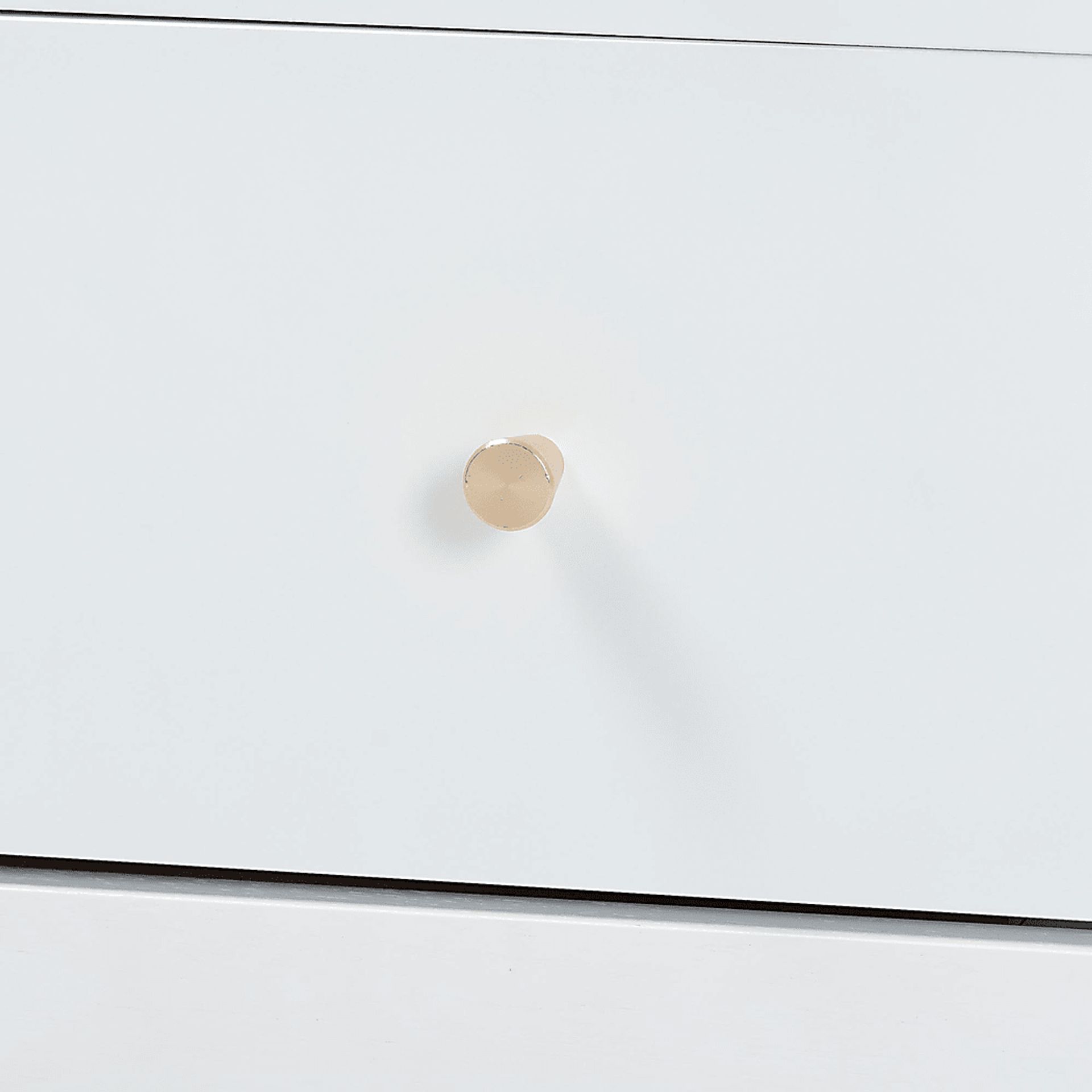 Amlai White Chest - Image 8