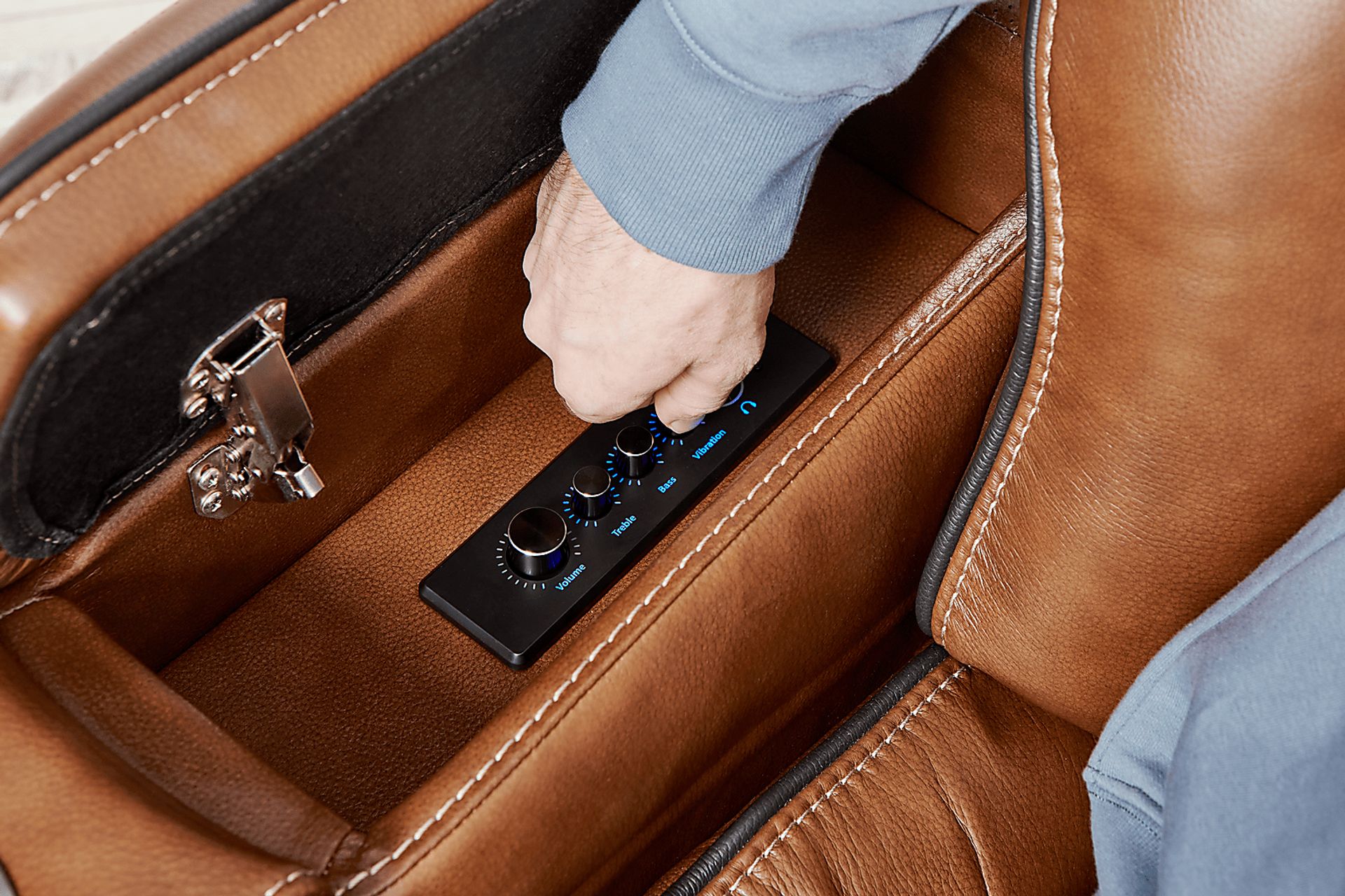 Amplify Brown Leather 3 Pc Triple Power Sofa - Image 7