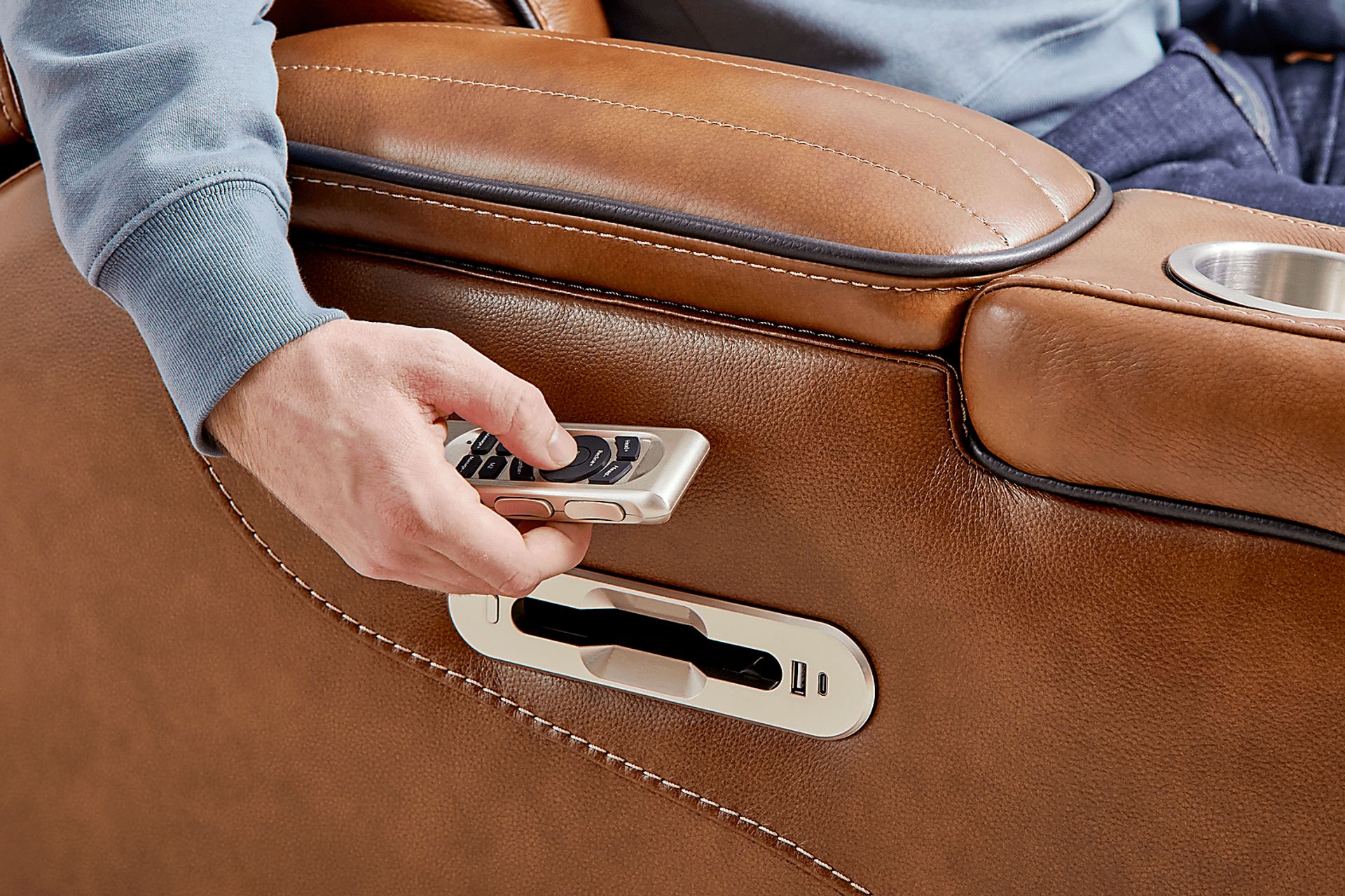 Amplify Brown 7 Pc Leather Triple Power Sectional Living Room with Recliner - Image 13