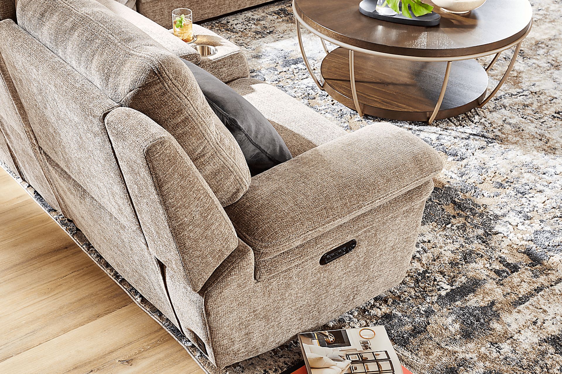 Anaheim Latte 6 Pc Dual Power Reclining Sleeper Sectional - Image 9