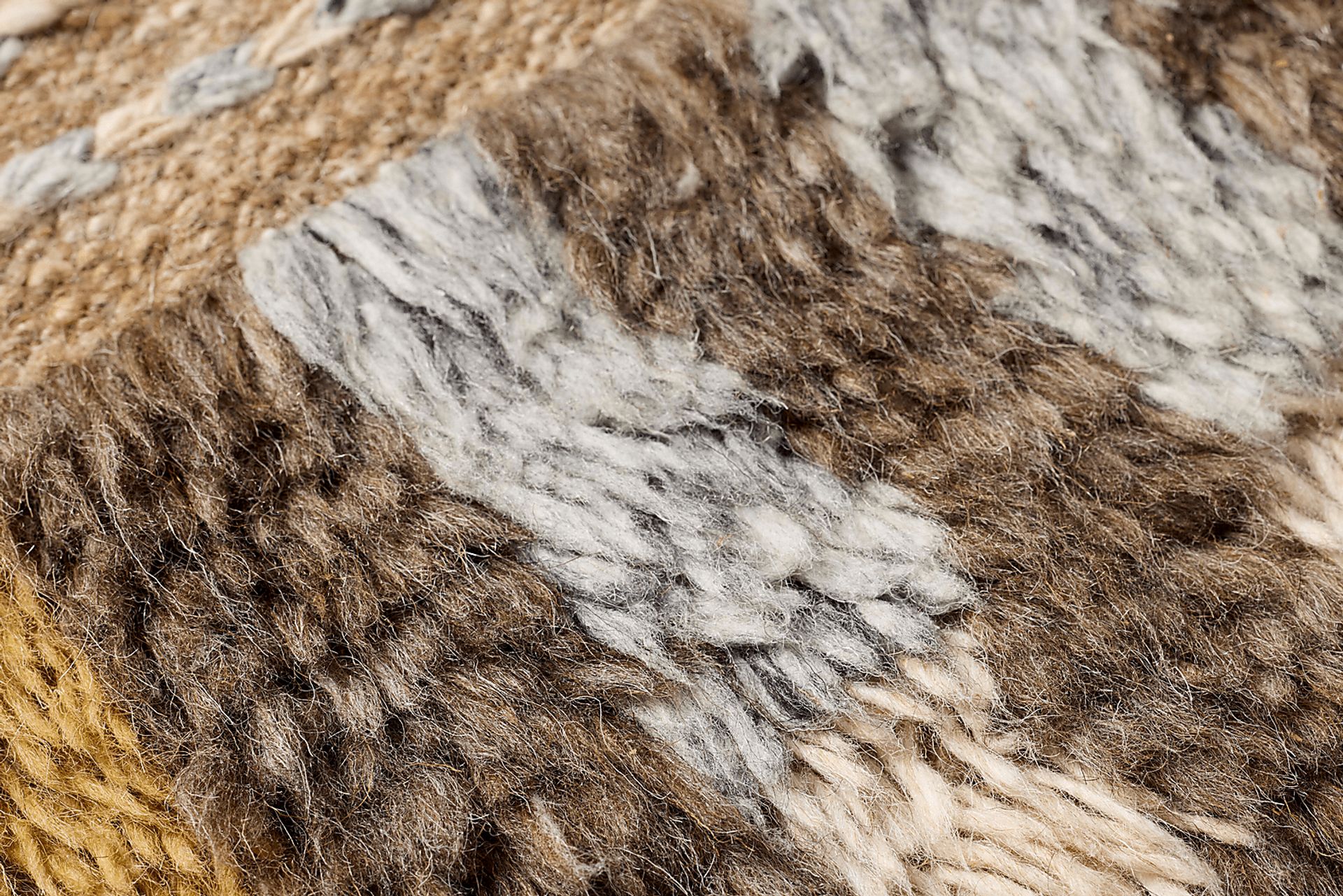 Anais II Beige Artwork - Image 3